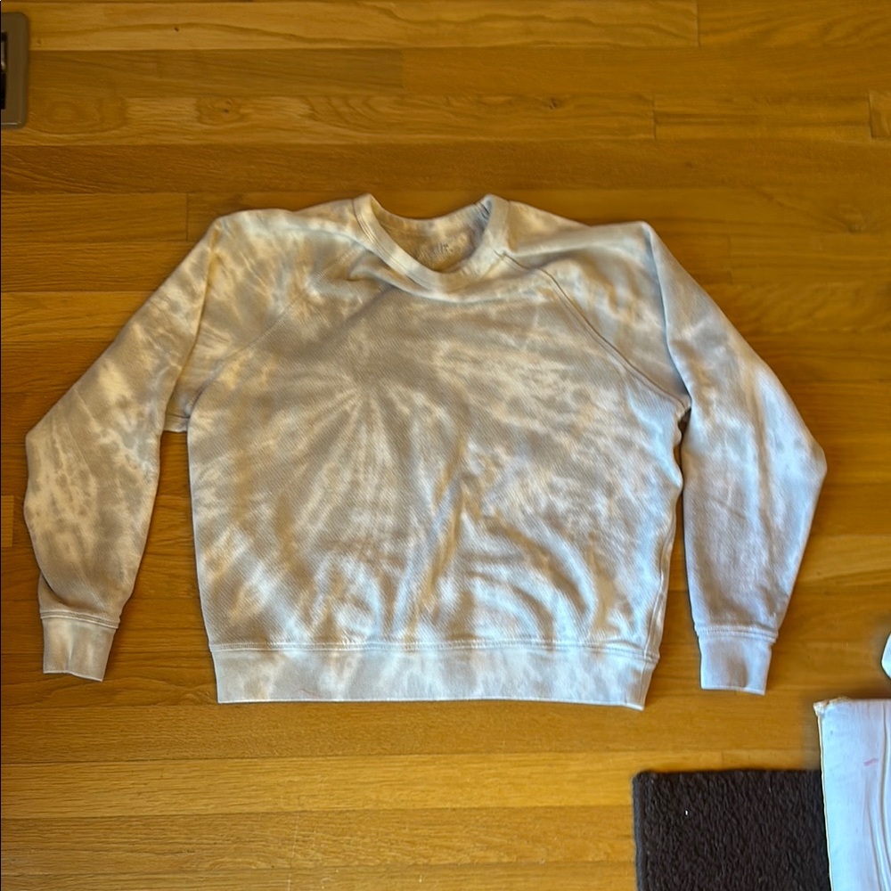 Time and Tru Gray and White Crew Neck Sweater